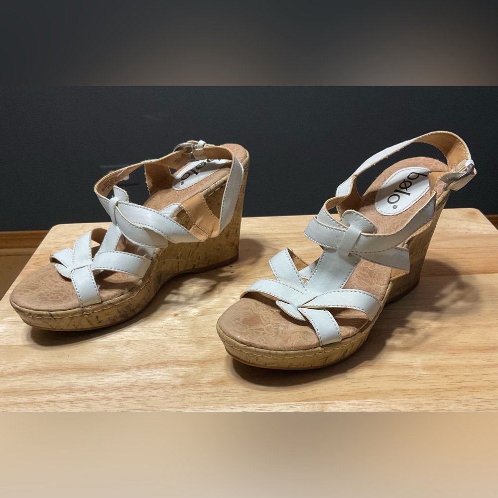 Women’s Bolo Cork Wedge Stylish White Summer Sandals. Size 7